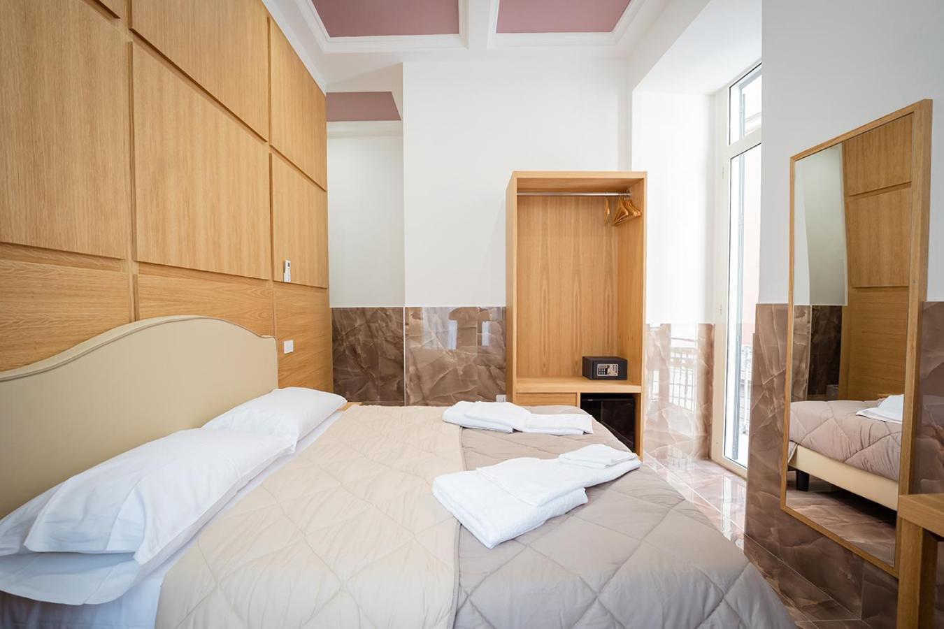 P.C. Boutique Medina H. Napoli Centro, By Clapa Group Hotel Luaran gambar